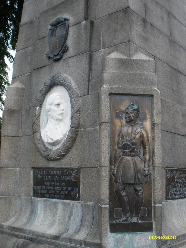 Sarawak Court House monument