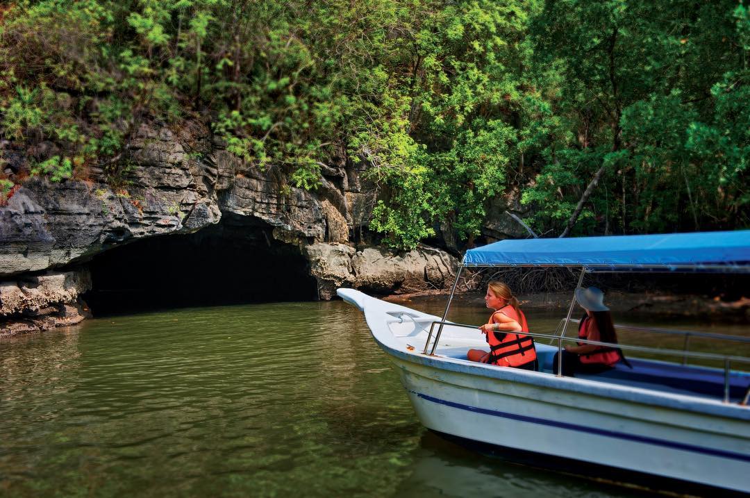 Crocodile cave