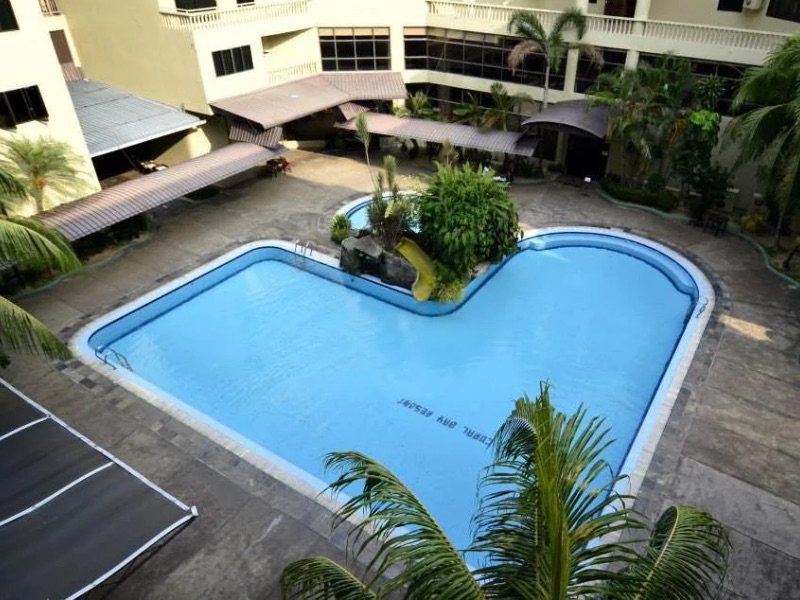 swimming pool